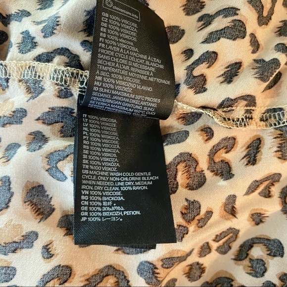 Divided (H&M) Animal Print Top. Bl/Tan. Sz 4. - Picture 8 of 8